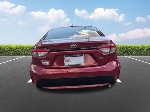Used 2022 Toyota Corolla LE FWD image 6