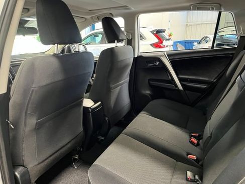 Used 2017 Toyota RAV4 XLE w/ Convenience Package AWD/4WD image 17