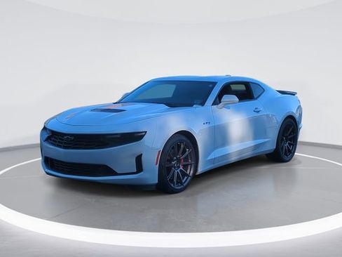 Used 2020 Chevrolet Camaro LT w/ Technology Package RWD image 1