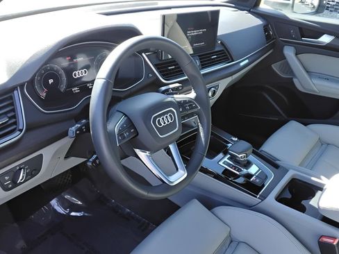 Certified 2025 Audi Q5 2.0T Premium Plus image 17