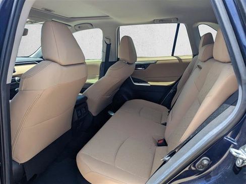 Used 2022 Toyota RAV4 XLE w/ Convenience Package AWD/4WD image 13