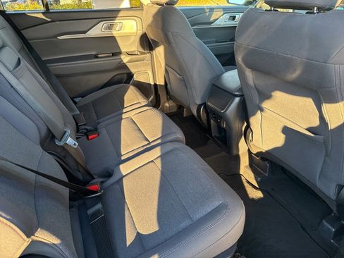 Used 2025 Ford Explorer Active image 26