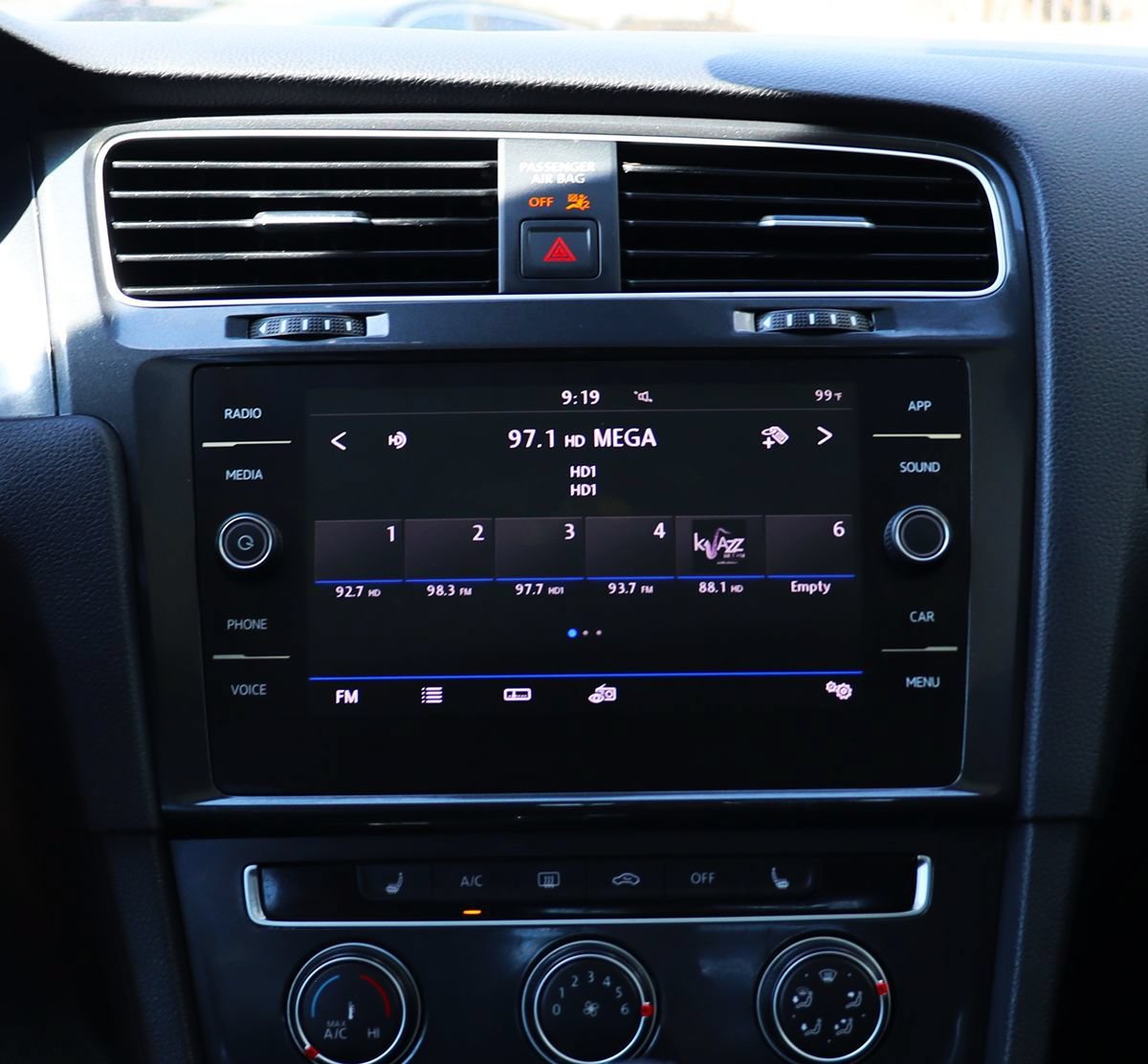 Used 2019 Volkswagen Golf SE w/ Driver Assistance Package FWD image 44