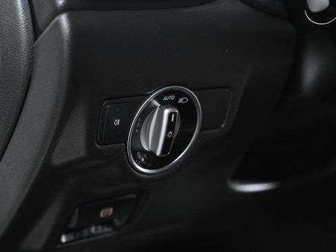 Used 2019 INFINITI QX30 Premium w/ Navigation Package image 19