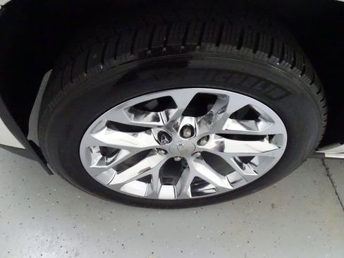 Used 2017 Cadillac Escalade ESV Platinum AWD/4WD image 27