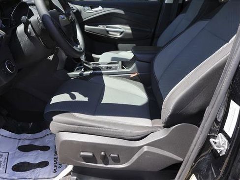 Used 2017 Ford Escape SE w/ Equipment Group 201A AWD/4WD image 11