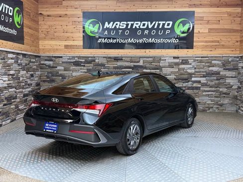 Used 2024 Hyundai Elantra SEL FWD image 20