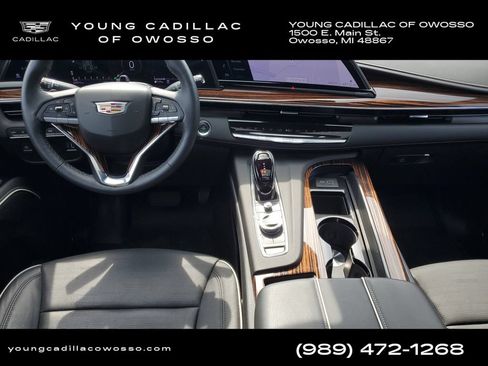 Used 2024 Cadillac Escalade Premium Luxury AWD/4WD image 27