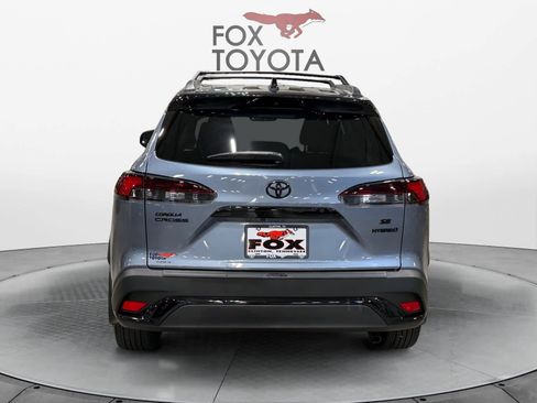 Used 2024 Toyota Corolla Cross AWD Hybrid w/ Moonroof Package image 5