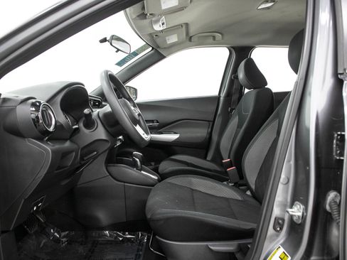 Used 2019 Nissan Kicks SV w/ Exterior Package FWD image 21
