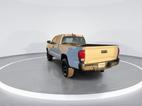 Used 2022 Toyota Tacoma SR image 7