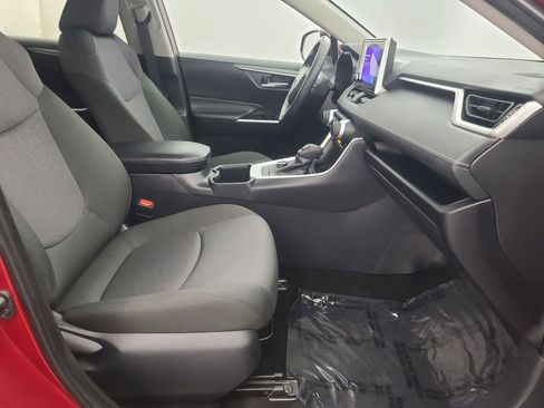 Used 2025 Toyota RAV4 XLE image 16