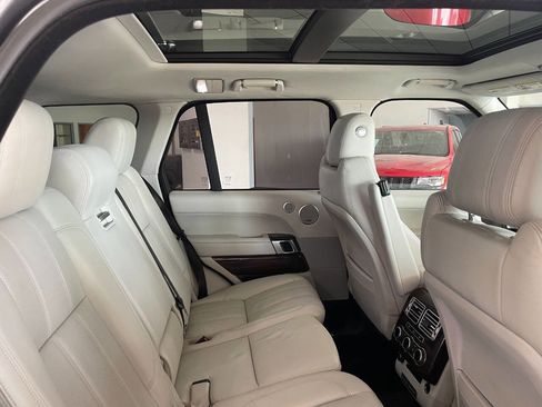 Used 2015 Land Rover Range Rover HSE image 24