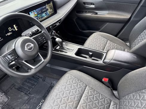 Used 2025 Nissan Kicks SV image 11