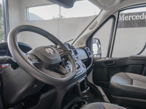 Used 2025 RAM ProMaster 2500 w/ Convenience Group FWD image 7