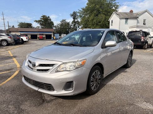 Used 2011 Toyota Corolla LE FWD image 2