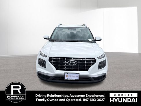 New 2026 Hyundai Venue SEL FWD image 3