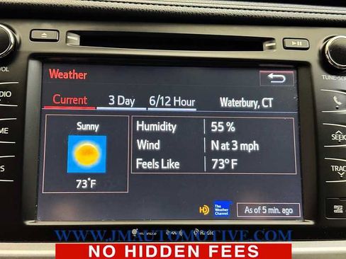 Used 2018 Toyota Highlander XLE AWD/4WD image 25