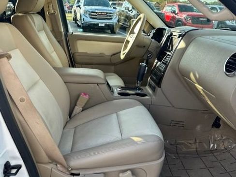 Used 2010 Ford Explorer Limited RWD image 6