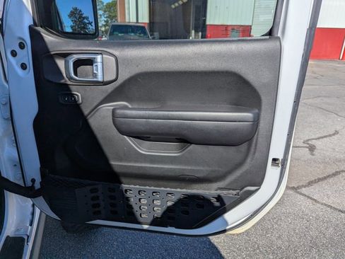 Used 2021 Jeep Gladiator Sport image 24