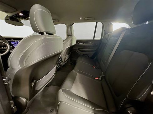 Used 2023 Jeep Grand Cherokee Laredo image 21