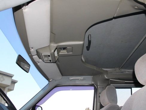 Used 1993 Volkswagen Eurovan MV FWD image 15