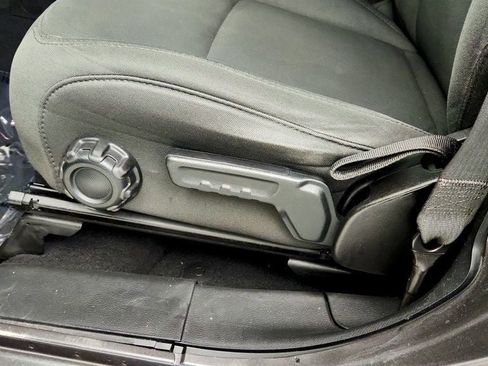 Used 2019 Jeep Wrangler Unlimited Sahara AWD/4WD image 11