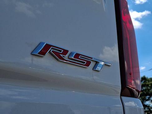 Used 2024 Chevrolet Silverado 1500 RST w/ Z71 Off-Road Package AWD/4WD image 32