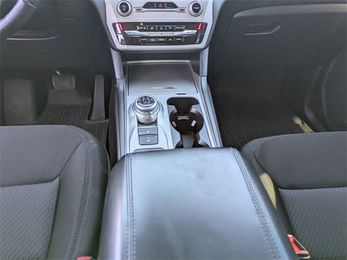 Used 2023 Ford Explorer XLT image 16