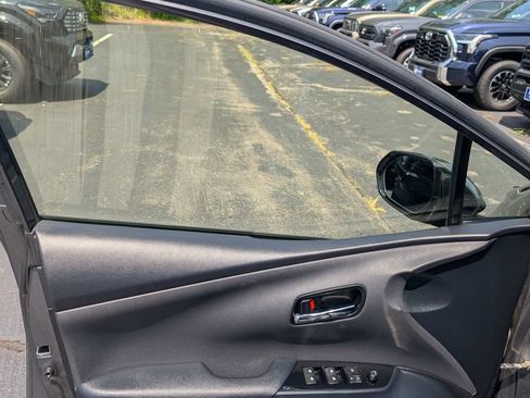Used 2016 Toyota Prius Three FWD image 12