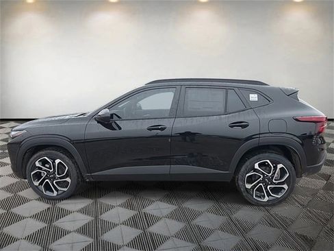 New 2026 Chevrolet Trax RS w/ Sunroof Package image 8