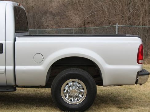 Used 2003 Ford F250 XLT image 4