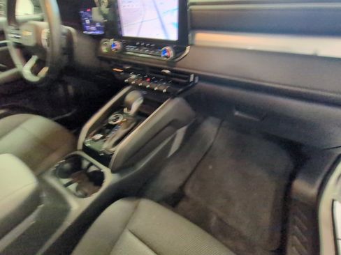 Used 2024 Chevrolet Colorado LT w/ LT Convenience Package image 20