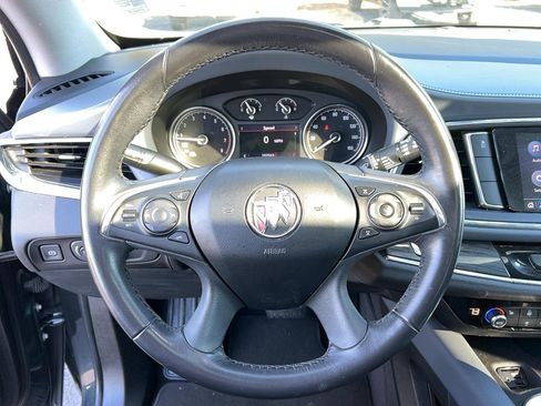 Used 2020 Buick Enclave Essence image 16