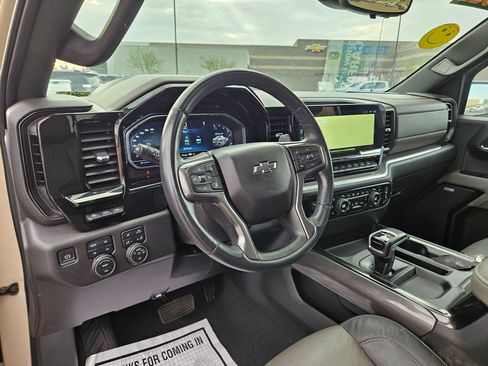 Certified 2022 Chevrolet Silverado 1500 ZR2 w/ Technology Package AWD/4WD image 16