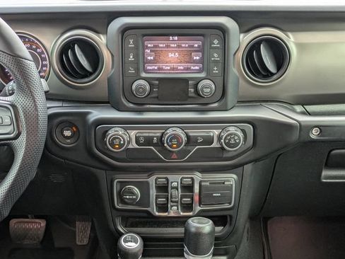 Used 2020 Jeep Wrangler Unlimited Sport S AWD/4WD image 19