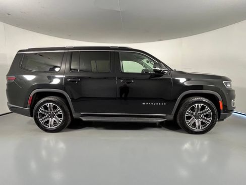 Used 2022 Jeep Wagoneer Series III AWD/4WD image 8