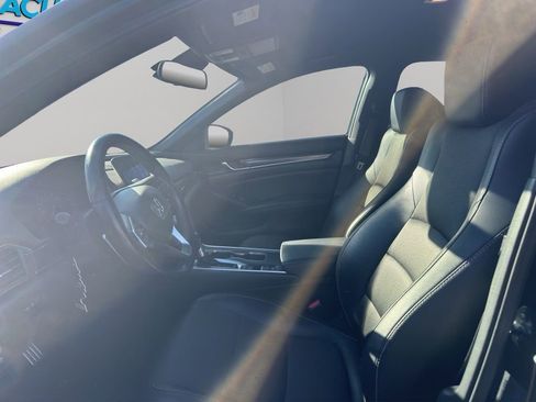 Used 2021 Honda Accord Sport image 9