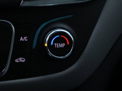 Used 2024 Chevrolet Equinox LS image 35