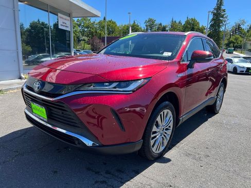 Used 2021 Toyota Venza XLE w/ Softex Package AWD/4WD image 8