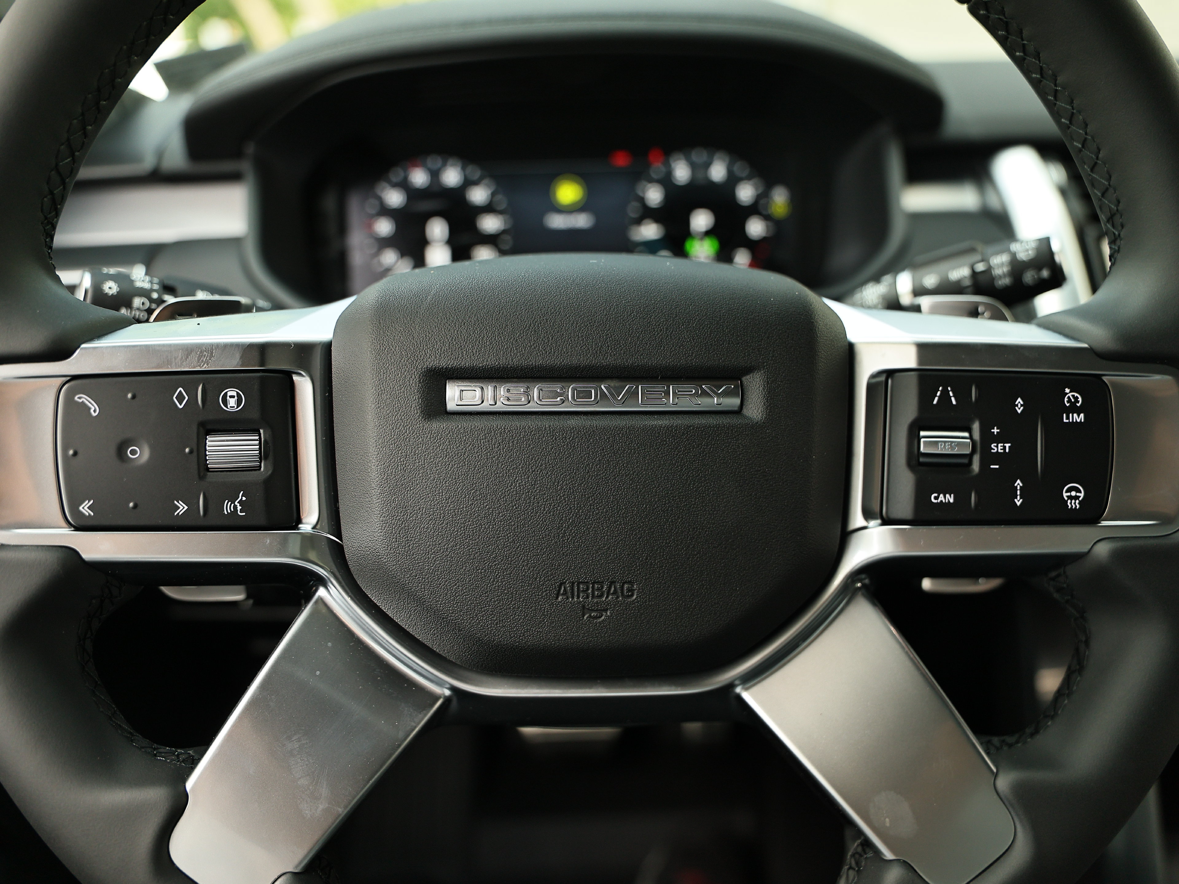 New 2026 Land Rover Discovery Limited Edition AWD/4WD image 42