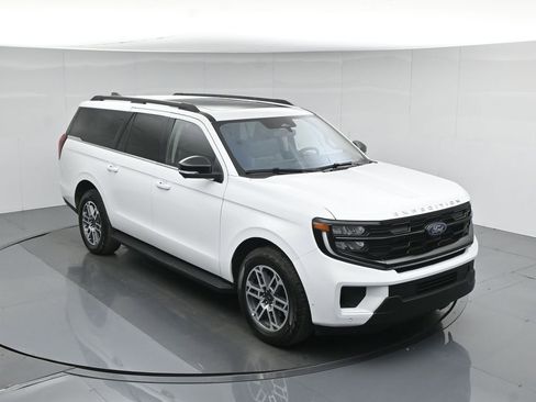 Used 2025 Ford Expedition Max Active AWD/4WD image 44