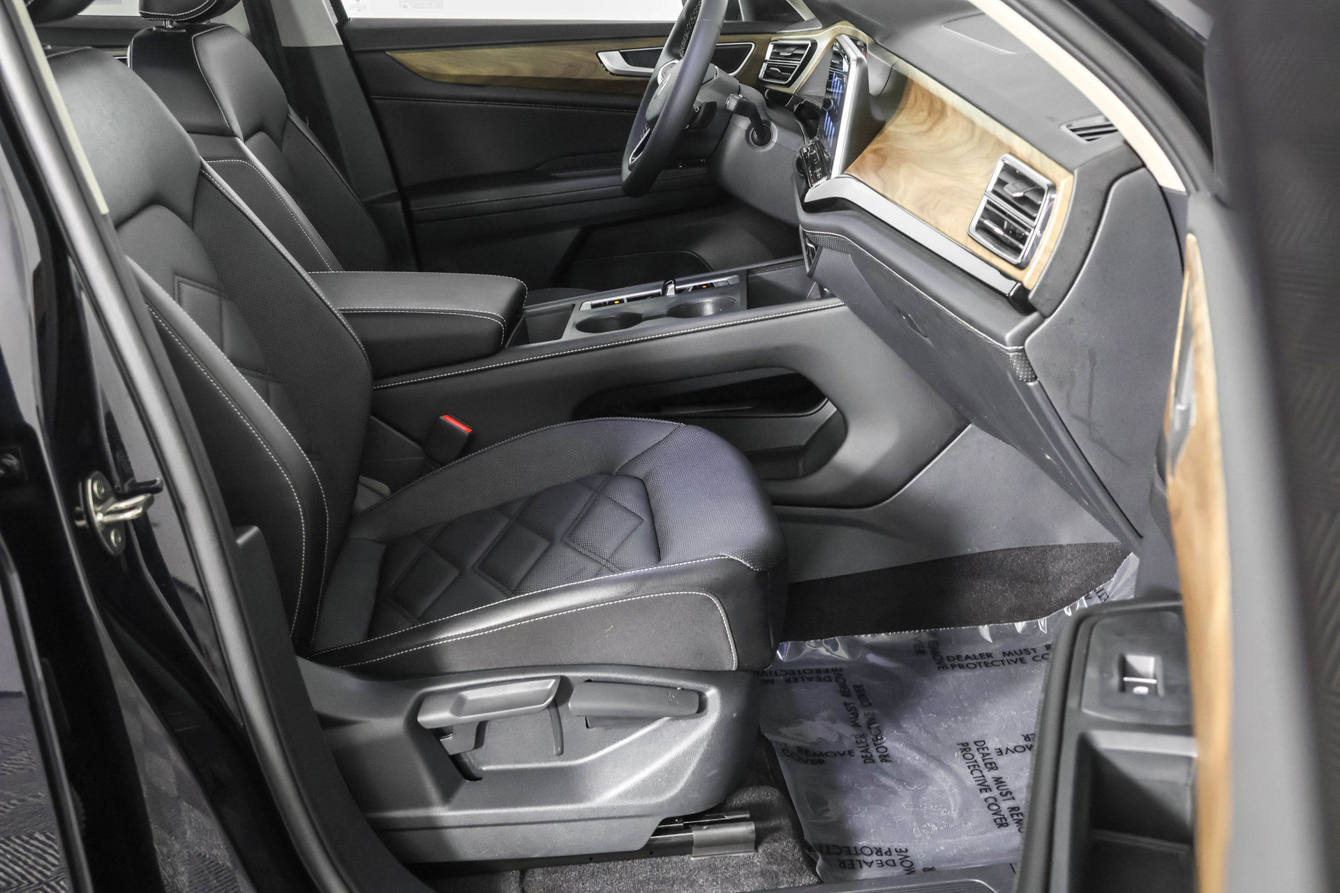 Used 2024 Volkswagen Atlas SE AWD/4WD image 46