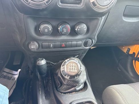 Used 2012 Jeep Wrangler Unlimited Sport AWD/4WD image 12