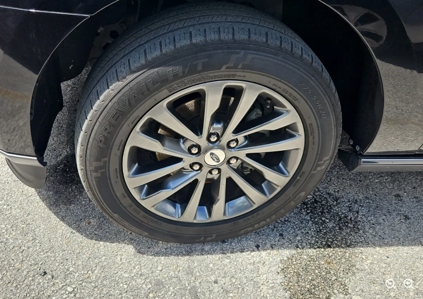 Used 2021 Ford Expedition Limited RWD image 3