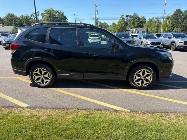 Used 2024 Subaru Forester Premium AWD/4WD image 4