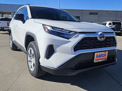 Used 2024 Toyota RAV4 LE image 4