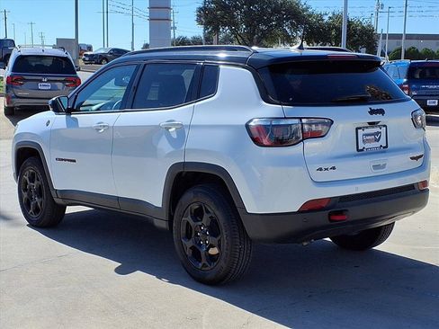 Used 2023 Jeep Compass Trailhawk image 5