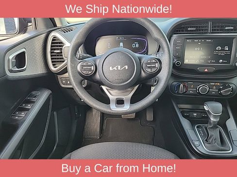 Used 2025 Kia Soul LX w/ LX Technology Package FWD image 11