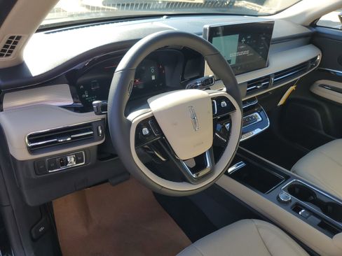 New 2026 Lincoln Corsair Premiere image 13